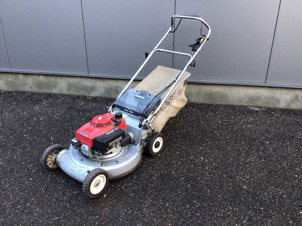 Honda Hr 214 Lawn Mower Troostwijk Auctions