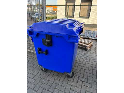 Roulez le conteneur 1100 litres.