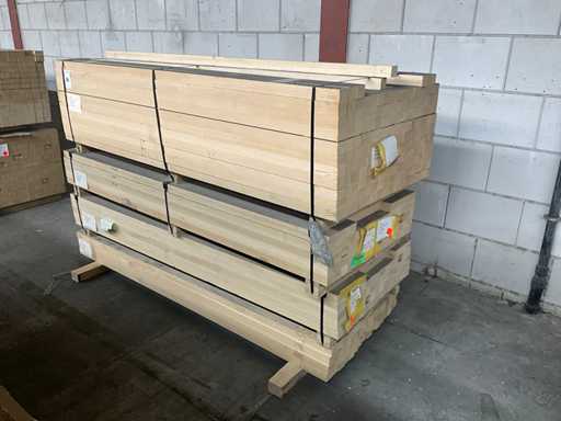 Trave di legno di frassino (369x)