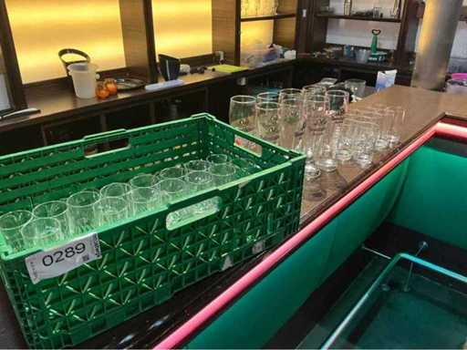 Pahare de băutură lungă și bere de grâu