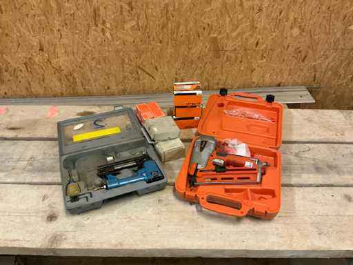 Pneumatische spijkermachine (2x)