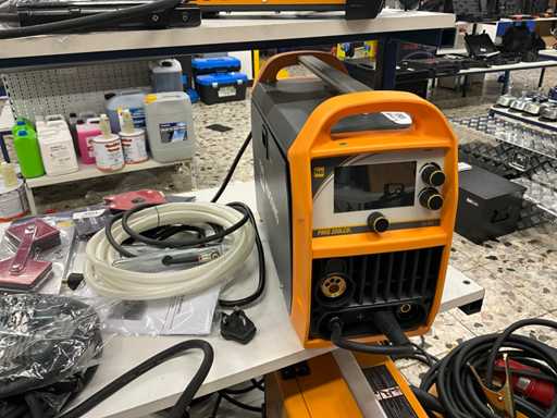 Saldatrice MIG Hugong PMIGb200LCD