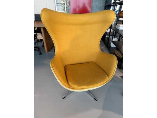 Egg Chair Geel Kasjmier en Houtfineer (1x)
