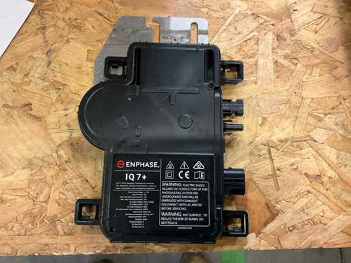 Enphase IQ7 + Micro omvormer (16x)