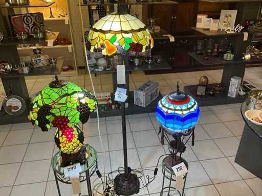 Lampă de podea Tiffany pe suport vintage