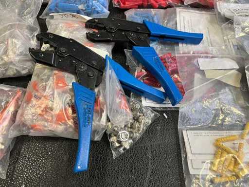 Extron - MHR-5 e RG59 - Lotti BNC connettori & protezioni antiaderenza + pinze per crimpare