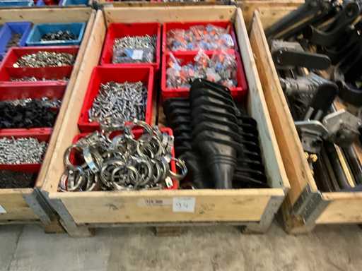 Batch of fasteners, relays and miscellaneous