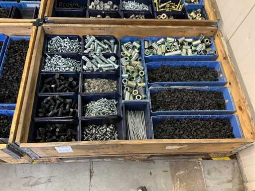 Bau- und Befestigungsmaterial