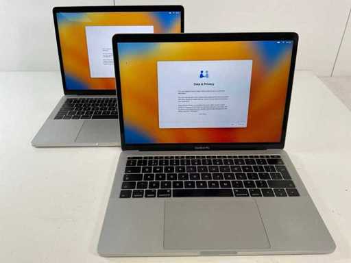 Apple MacBook Pro 13,3", Core(TM) i5 7. generacji, 8 GB RAM, 251 GB SSD Laptopy (2x)