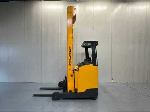Jungheinrich ETV 216 - Reach truck - Triplex - Freelift - Sideshift - 9.4M - 7747 hours - fork camera