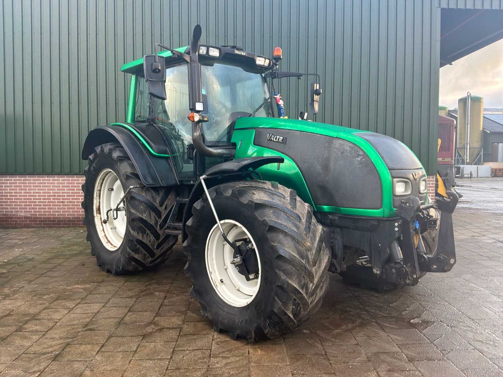 2008 valtra T191 Four wheel drive farm tractor