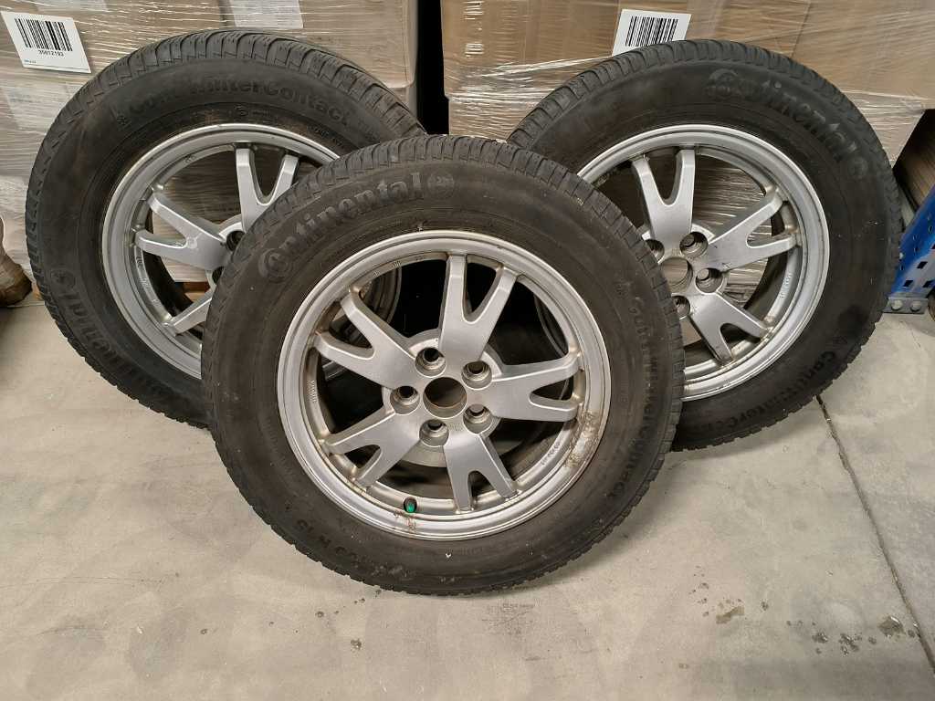 VW - Polo Bluemotion - Volkswagen Polo Bluemotion rims are 3 pieces
