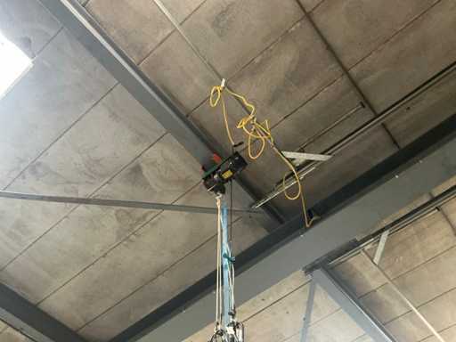 Elektrischer Drahtseilheber