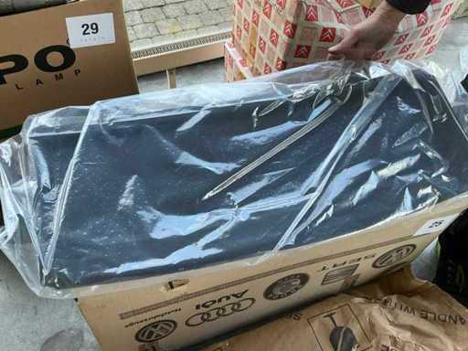 Raftul de colete Audi