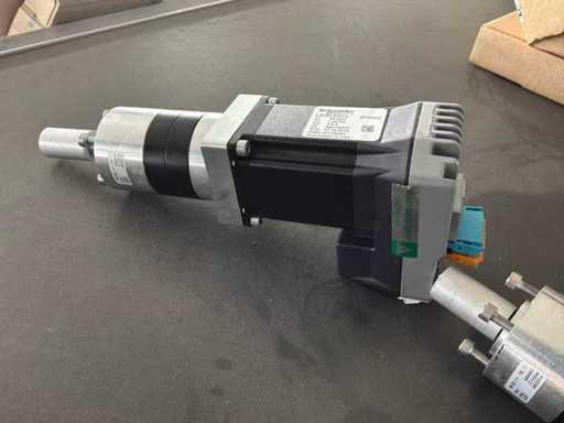 2014 Schneider Electric LMDCES573 Servo motor (2x)