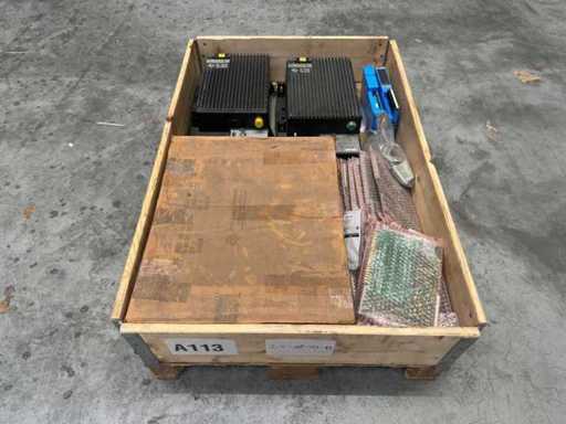 Partia elektroniki (kontrolery, moduły i płytki drukowane Texas Instruments 530)