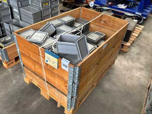 Un lot de containere de depozitare Schäfer