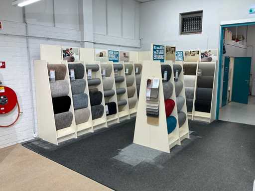 Winkelstelling met tapijt samples