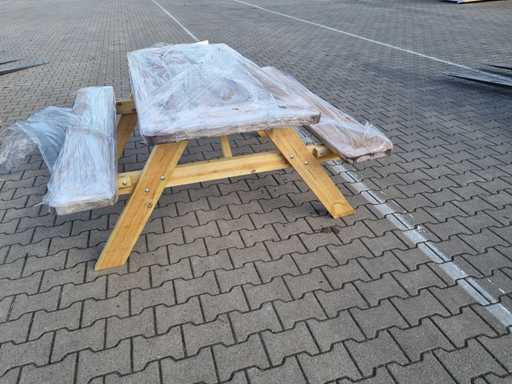 Houten picknicktafel