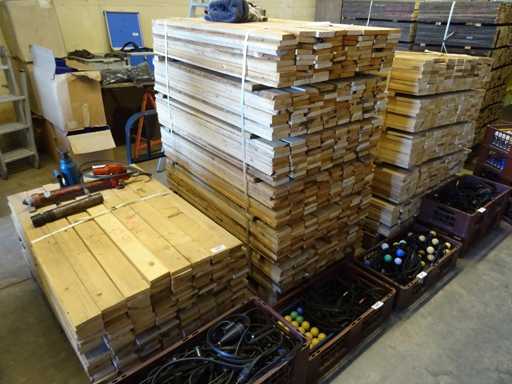 Lotto di assi di legno 125cm (1140x)