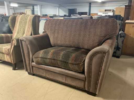 Micarl Love seat