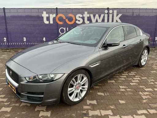 2015 - Jaguar - XE - 2.0 D R-Sport - Auto 