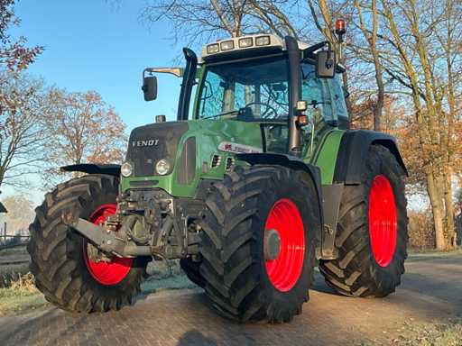 Tracteur agricole Fendt 818 Vario TMS à traction intégrale de 2004