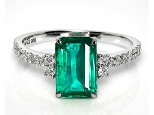 Anello di lusso in smeraldo verde Zambia naturale 2,14 carati