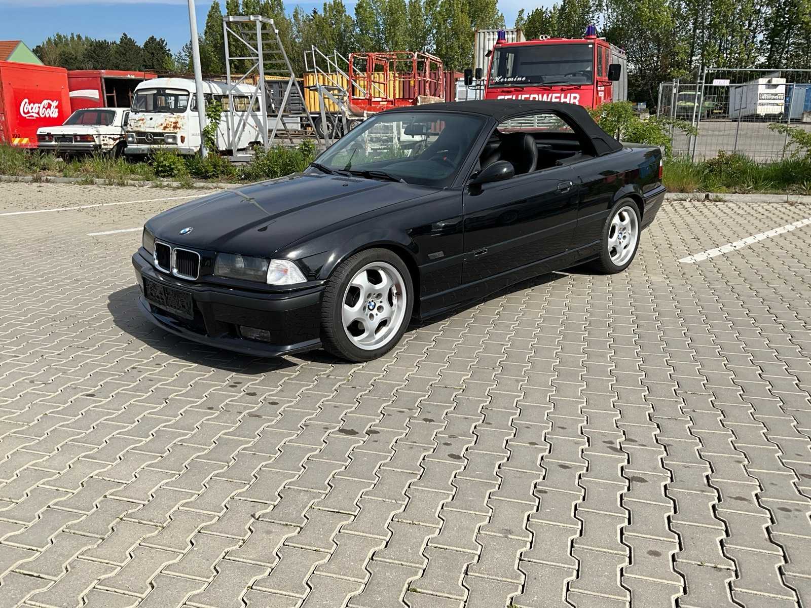 1995 BMW 320i Convertible