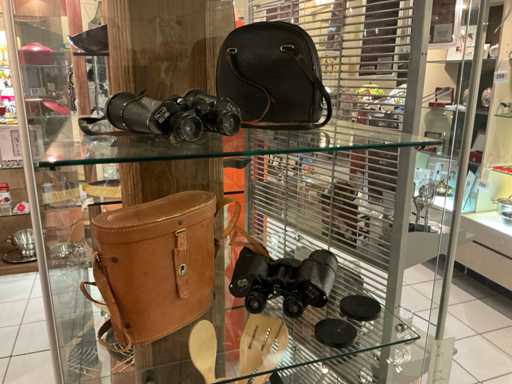 Diverse verrekijkers (2x)