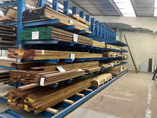 Grande quantité de divers bois massifs