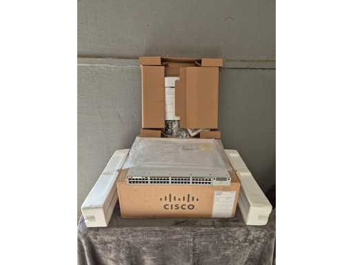 CISCO - 9300 48PoE+ - PoE+ Switch