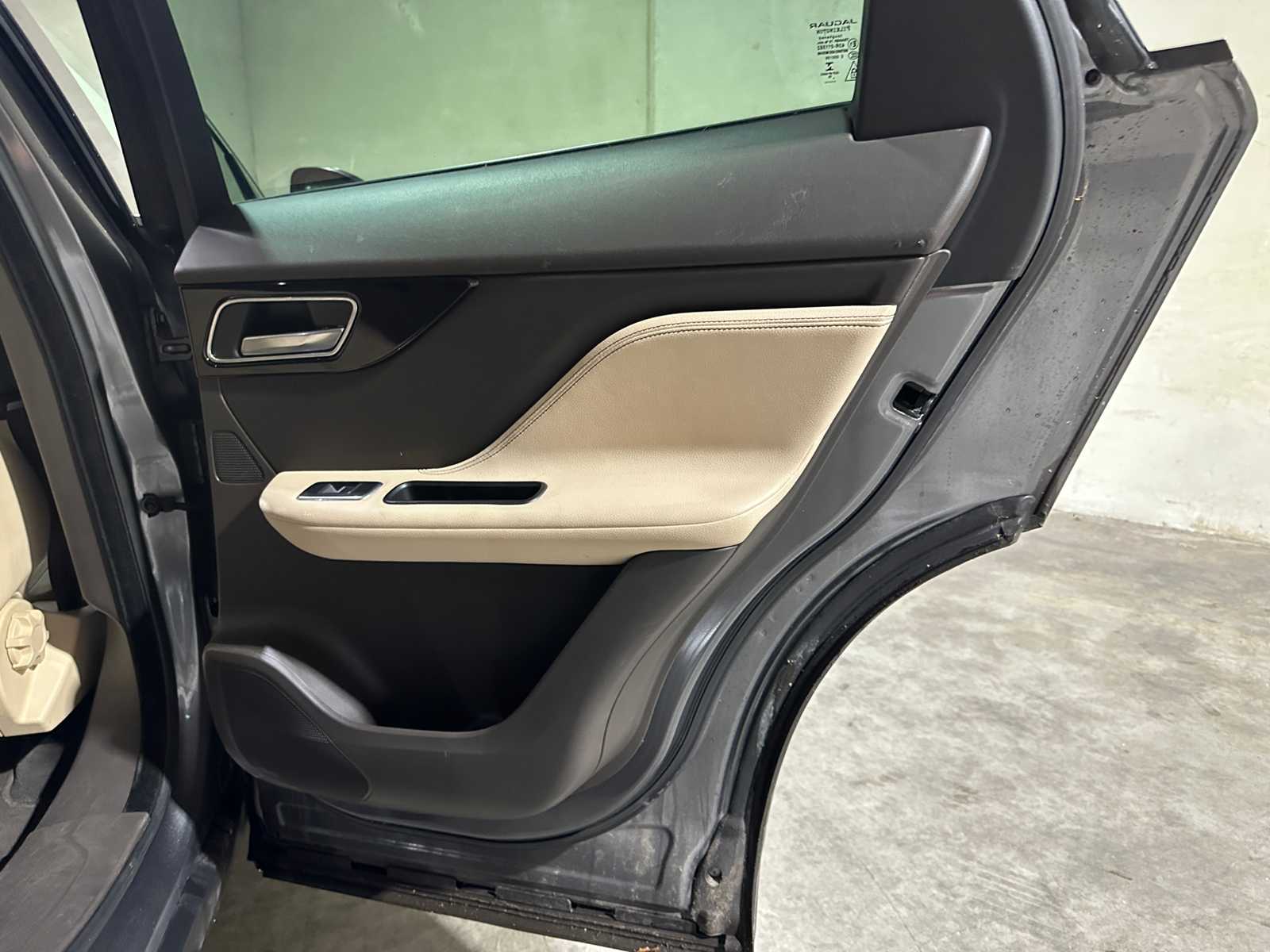 Jaguar F-PACE 2.0 Portfolio AWD 20d 179hp 2017, NL-229-D