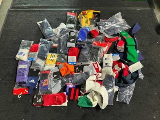 Charge verschiedener Socken, darunter Adidas/Puma/Nike/etc. (47x)