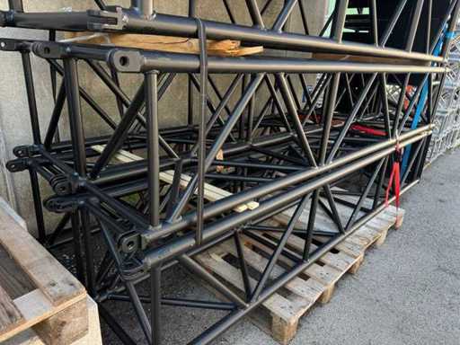 Alutek QL52 Americana nera con basi fissaggio cemento (4x)