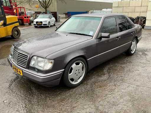 1986 Mercedes-Benz 200-500 (W124) 300E Pkw