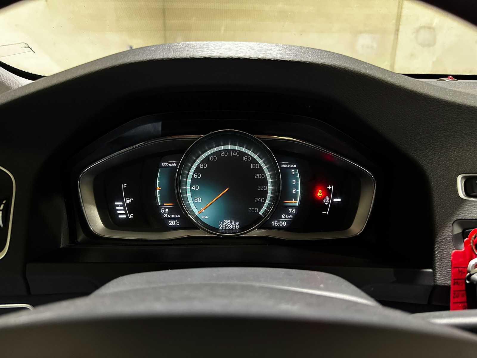 Volvo V60 2.0 D2 Nordic+ 120pk 2017 (Origineel-NL + 1e Eigenaar), PR-131-K