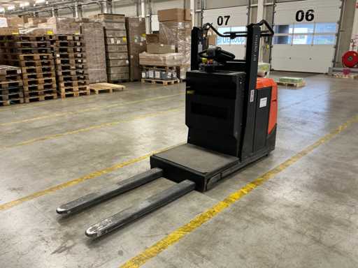 Camionul Toyota OSE100W Man-up 2023