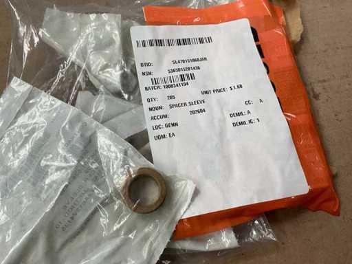 Sleeve spacer (205x)