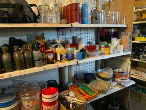 Thermoskannen flessen en serviesgoed