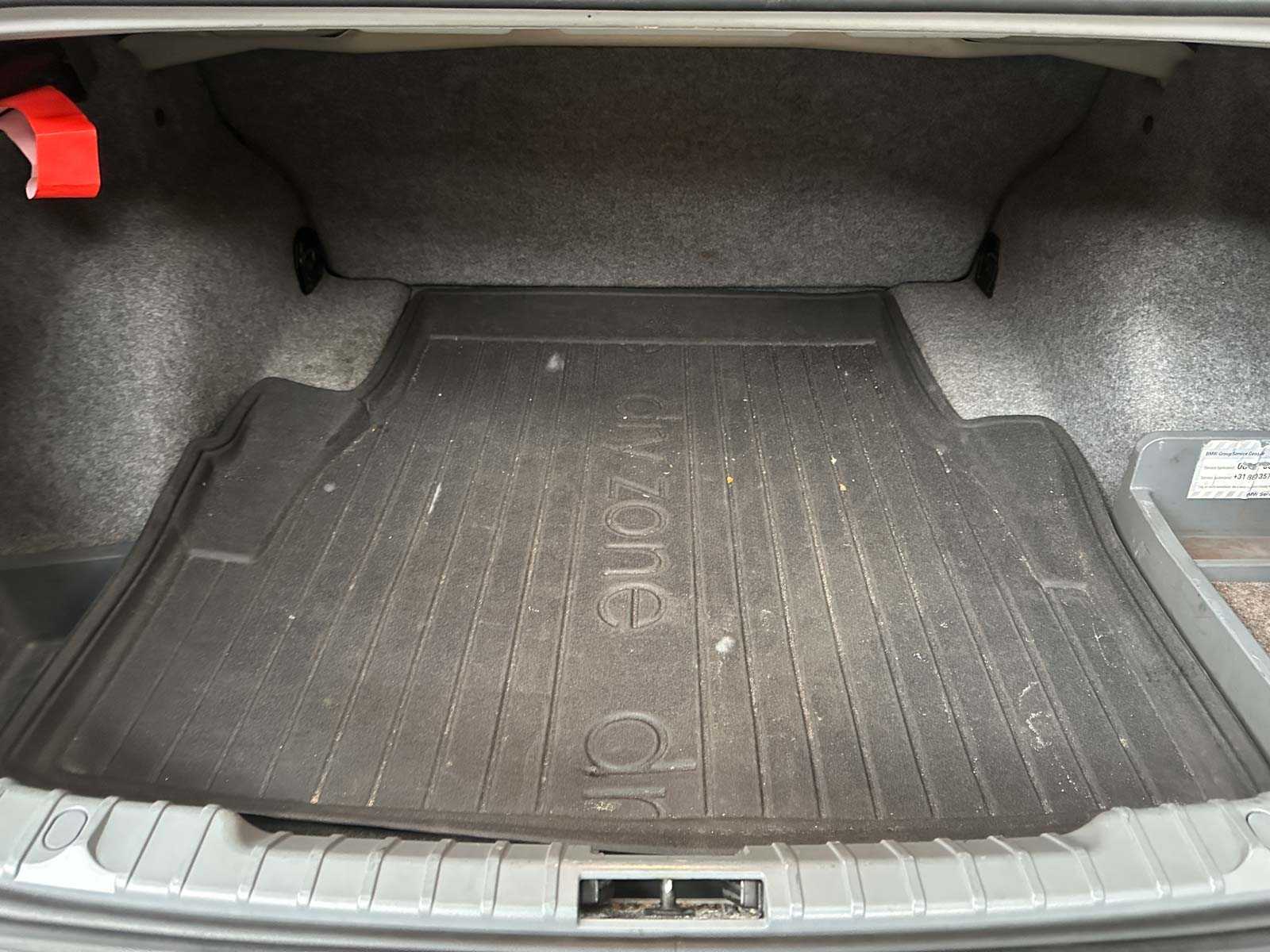 BMW 318i Business Line 3er-Serie 143 PS 2008, 73-GLH-6