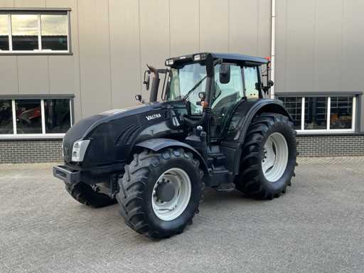 2015 Valtra T163e Direct Vierwielaangedreven landbouwtractor