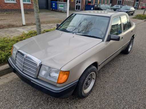 Mercedes-Benz  W124 230 1986, Automaat