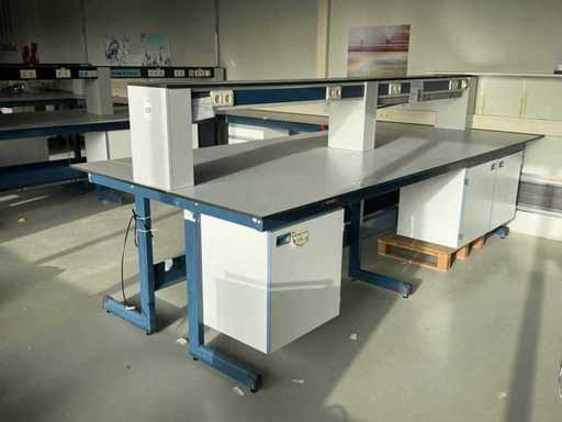 Laboratory workstation