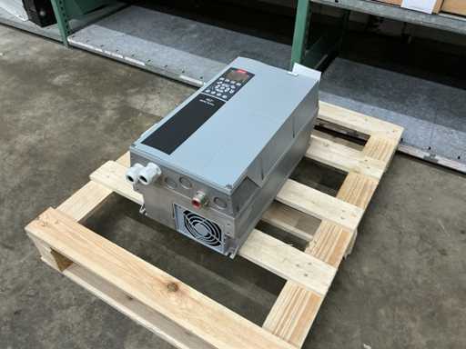 DANFOSS VLT HVAC napęd 7,5kW FC102 131B7189 Przetwornik częstotliwości