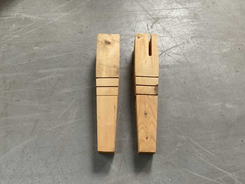 Spruce coffee table legs tapered (150x)