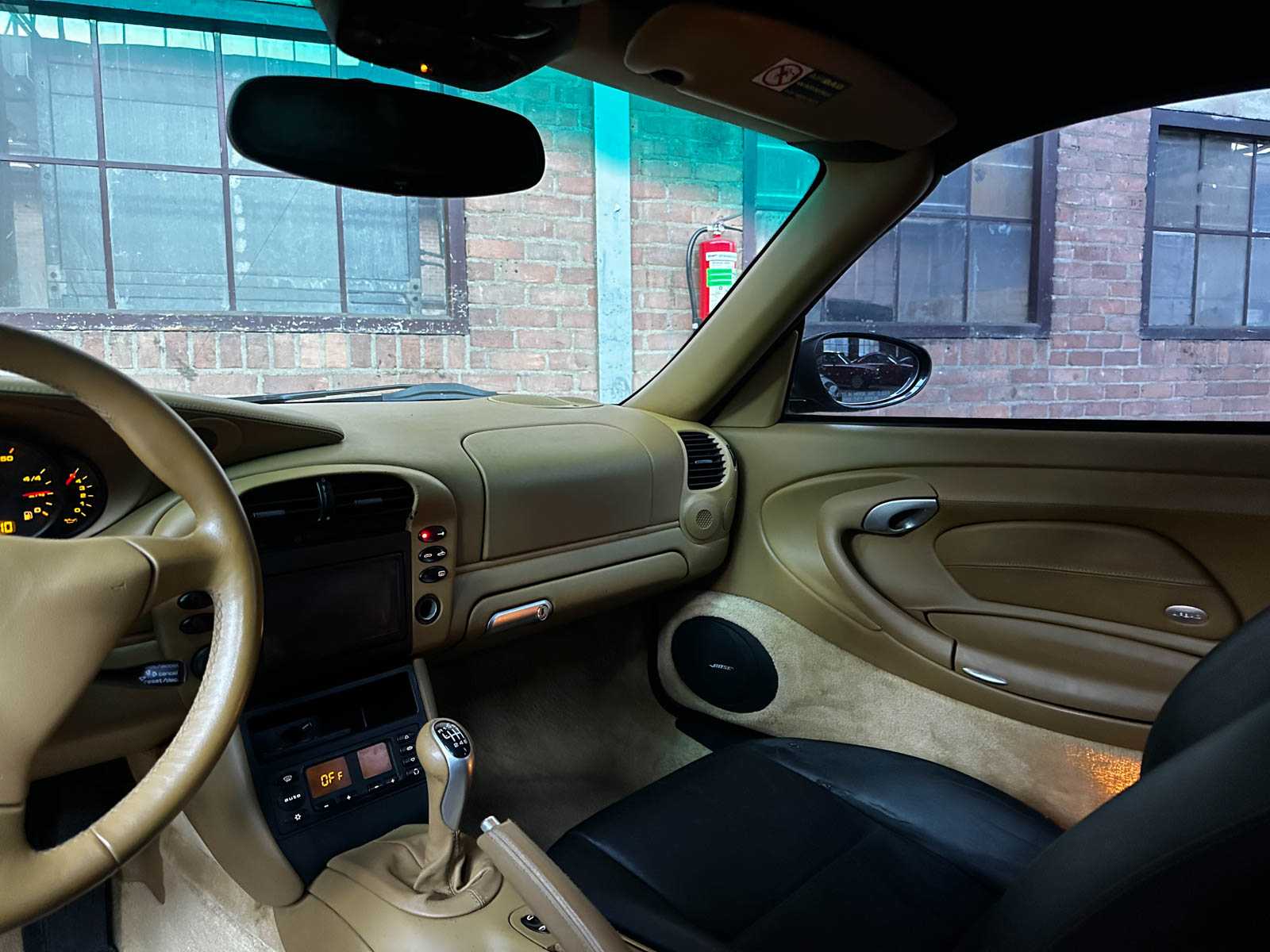 Porsche 911 Carrera 4 Cabriolet 3.6 996 320pk 2002 Youngtimer HANDGESCHAKELD 