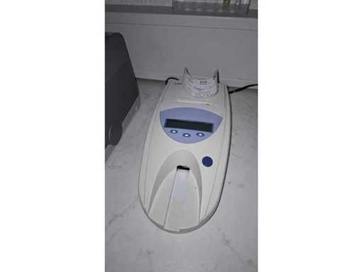 URYSIS - 1100 - Półautomatyczna maszyna do badania moczu