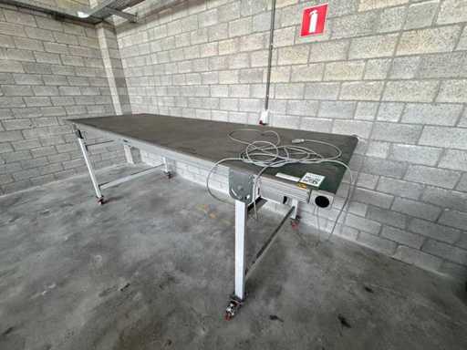 Tavolo a nastro trasportatore