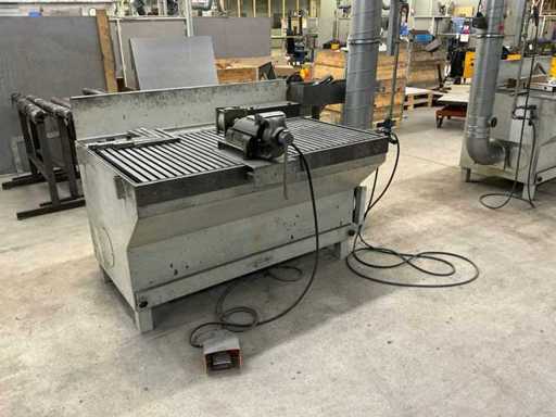 Établi pneumatique avec étau et extraction